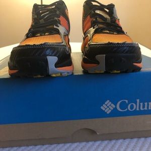Men’s Columbia Sneakers/Hikers